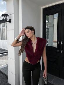 女士红色皮草上衣，V领露背，性感红色皮草背心，派对，冬季，一款红色秋冬万圣节仿皮草外套，深V领和仿皮草收腰设计，性感优雅，圣诞节，节日 - 酒紅色 - 查看 2