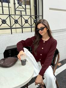 Nuevo suéter de mujer de cuello redondo, abotonado, de manga larga y tejido para otoño e invierno. Elegante, sencillo y versátil, con estilo casual y cómodo, adecuado para el uso diario.