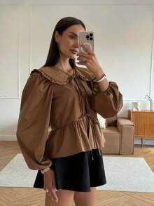 休闲纯色长袖衬衫，彼得潘领和前领带设计，适合女士，非常适合俱乐部和街头服饰美学 - 摩卡棕 - 查看 7