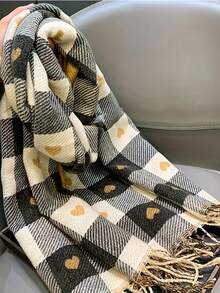 1-Piece Women's Vintage Plaid Heart-Shaped Scarf Set - Thick And Warm, With Contrasting Black And Brown Colors. A Versatile And Fashionable Neck Scarf Perfect For Daily Commuting, The Office, And Social Gatherings. A Must-Have Autumn And Winter Accessory And A Scarf.