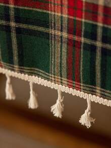 1pc Christmas Green Tablecloth, Tassel Fringe, Retro Green Plaid, Brushed Woven Fabric, Rectangular, Washable, Suitable For Coffee Table, Bedside Cabinet, Autumn/Winter Dining Table Decor, Suitable For Home, Kitchen, Party, Holiday, Christmas, New Year Decoration