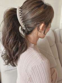 1 Stück Banana Clips, Knopfclips, matte Haarklammern mit einer Linie, vielseitige dunkle Haargummis, gezahnte Haarclips, Internet-Star Kopfschmuck Dekoration, Herbst, Haarzubehör, Haarzubehör für Frauen, Reise, Haarzubehör, Accessoires für Frauen, Haaraccessoire, Haarzubehör für Frauen, Haarstyling-Tools, Harzeug, Zeug, Beauty-Accessoires, Geschenke, Reise, Geschenke für Frauen, Harzeug, Strumpfstopfer