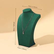 1 件天鹅绒项链展示架，人体模型胸围珠宝架，柜台展示道具项链架