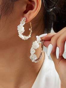 1 Cặp bông tai mặt dây chuyền thiết kế hoa trắng tối giản thanh lịch cổ điển, thích hợp làm quà tặng trang sức hàng ngày cho phụ nữ, bông tai vòng ngọc trai giả họa tiết hoa phong cách Hàn Quốc - trắng - Xem 1
