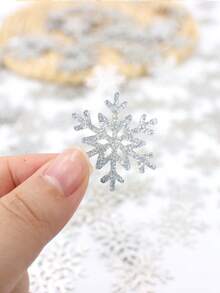 100 片闪闪发光的银色雪花桌面五彩纸屑，适用于冬季仙境装饰、生日、新娘送礼会、冰雪主题、新年、圣诞派对装饰