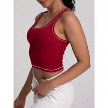Camiseta de mujer de costilla con acolchado, top de entrenamiento de cuello cuadrado, top corto ajustado, camiseta básica de tirantes - Manzana roja - Ver 4