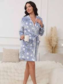 Women's Thick Flannel Bathrobe With Heart Print, Warm And Cozy. Double-Sided Fleece Hooded Bathrobe, Long Sleeve Sleepwear, Suitable For Bathroom, Bedroom, And Home Wear, Ideal For Keeping Warm In Winter.