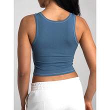 Camiseta de mujer de costilla con acolchado, top de entrenamiento de cuello cuadrado, top corto ajustado, camiseta básica de tirantes - Zarpar - Ver 7
