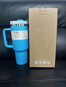 兼容S码大容量便携式双层真空保温瓶，适合居家、办公、户外活动、露营、徒步、驾车和公路旅行，可重复使用，带盖和吸管，男女通用，情人节好礼。 - 彩色 - 查看 7