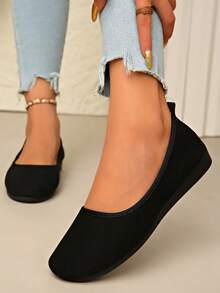 Classic Round Toe Flat Women's Shoes, Plus Size Version 36-43, Thickened Forefoot Protects Feet, Optimized Heel Design Prevents Slipping, Soft Fabric Material And Cushioned Insole For Comfortable Wear