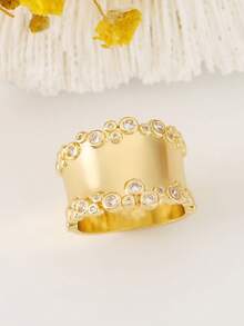時尚寬銅戒指，鑲有微鑲正方形立方氧化鋯石，適宜女士日常佩戴，或作為婚禮/訂婚/珠寶禮物 - 金黃色 - 查看 8