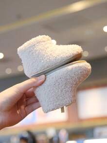 Infant Furry Boots Princess Shoes, Winter Plush Boots, Girls' Short Boots Soft Bottom Baby Toddler Shoes, Lightweight Flat Boots, Suitable For Babies Indoors And Outdoors - Beige - View 5