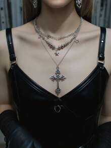 Women Pendant Necklaces