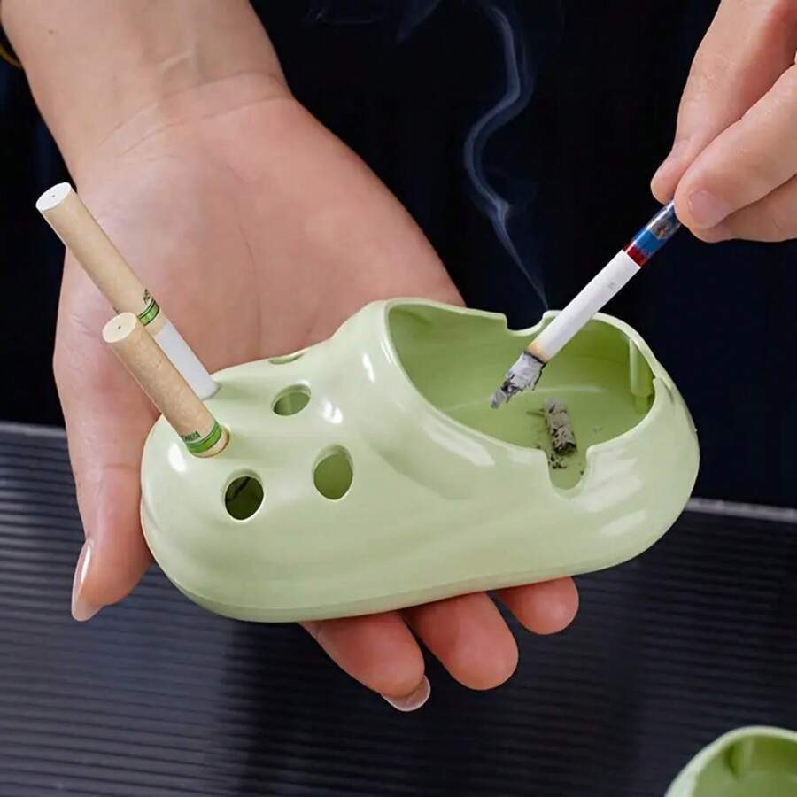 1pcs  Cute Clog Shoe Ashtray High-Value Home Living Room Office Ashtray Ornament