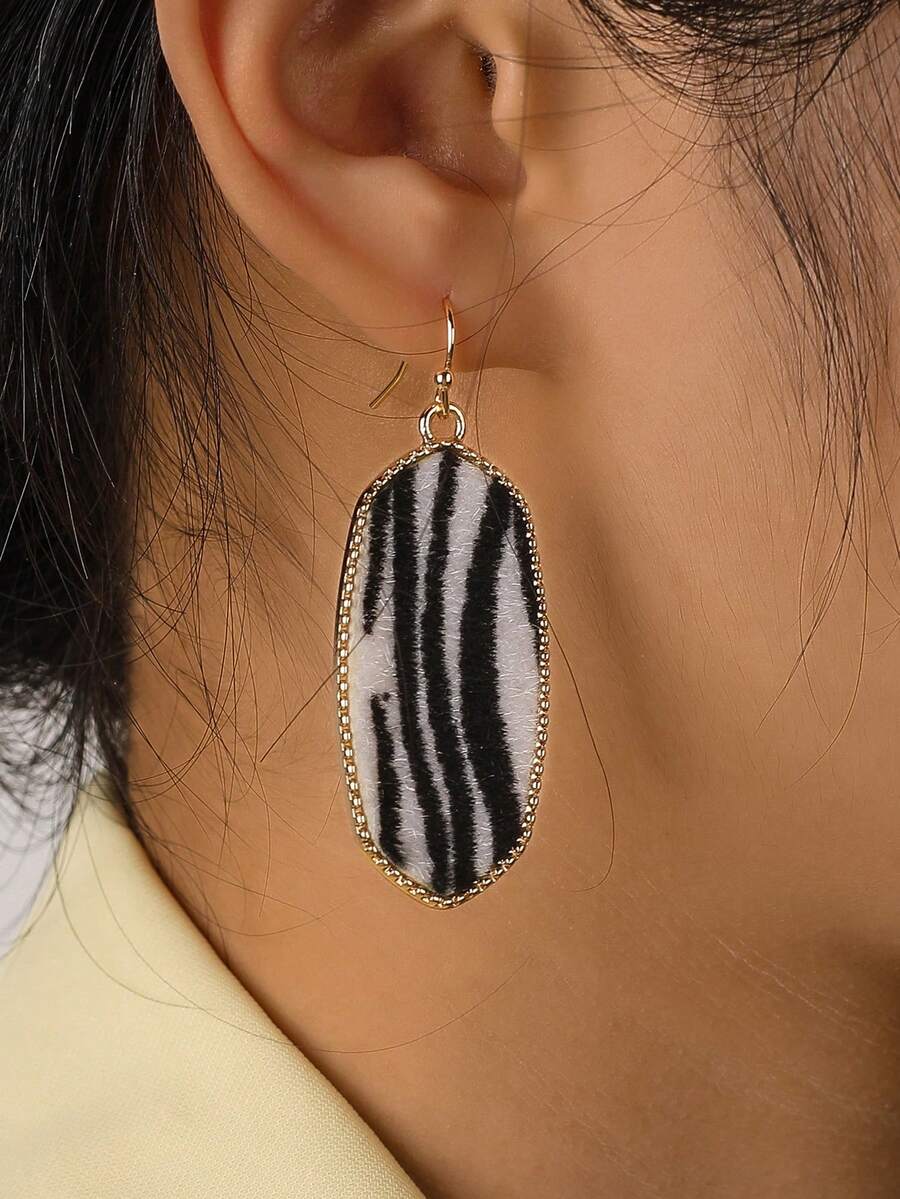 1 Pair Zebra Striped Geometric Oval Earrings