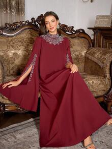 女士立领纯色连衣裙，饰以大量水钻和珍珠，领口精美，超长开衩袖，优雅长裙，适合正式场合和派对度假。 - 酒紅色 - 查看 4