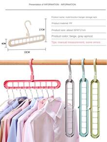 1 Wielofunkcyjny wieszak na ubrania z wieloma otworami do wieszania ubrań. Służy do suszenia bielizny, ręczników, ubranek dziecięcych, czapek, szalików, skarpetek, biustonoszy, spodni, pieluszek wielorazowych, rękawiczek. Niebieskie modele.