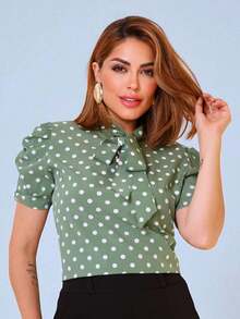 Blusa Camisa Feminina Evangélica Social Poa Bolinhas Manga Curta Com Laço - Verde - Visão 1