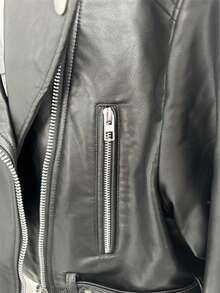 Jaqueta casual de manga comprida, gola pontiaguda, bolso com zíper e cinto, cor sólida, ideal para o inverno. Preta. - Preto - Ver 3