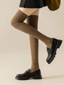 女士过膝长袜一双装，四季皆宜，分段式加压塑形，纯棉无骨无缝长袜，纯色学院风过膝长袜，可爱双线防滑设计，透气网眼吸汗设计，柔软舒适，适合日常穿着、居家运动、办公穿着，学院风设计，四季皆宜，适合各种场合，舒适保暖。 - 彩色 - 查看 4