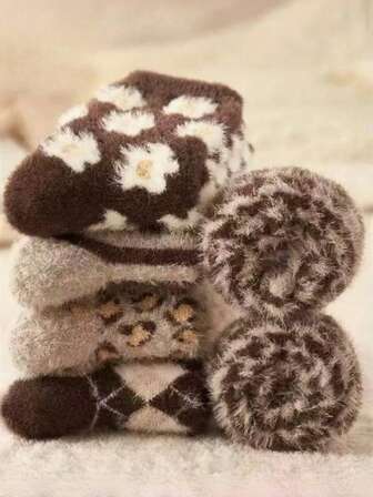 1 Pair/3 Pairs Random Color Women Vintage Floral, Leopard, Diamond Pattern Thick Warm Crew Socks, Fuzzy Socks For Autumn/Winter