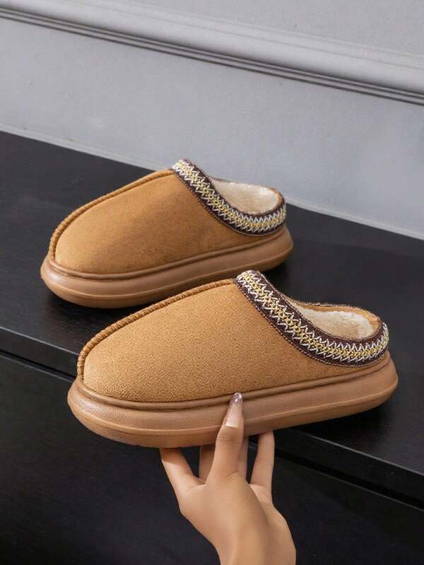 Pantoufles doublées de fourrure pour femmes avec bordure en dentelle, pantoufles d'extérieur chaudes, légères et antidérapantes à semelle épaisse et douce de haute qualité, convenant à l'automne/hiver