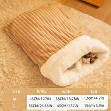 1 pieza Saco de dormir para gatos, Saco de dormir cómodo para gatos, Saco de dormir cálido y cómodo para gatos - Saco de dormir de peluche suave semi-cerrado - Para gatos de interior Nuevo saco de dormir de invierno para gatos