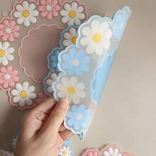 1 pieza Posavasos de margarita de material de silicona, forma de flor linda, resistente a altas temperaturas, posavasos de café de dos colores, posavasos para tazas de 10/15/20 cm, adecuados para regalos de vacaciones, regalos para colegas de oficina, decoración del hogar, perfectos para la decoración del hogar y la protección de la mesa