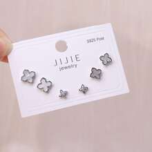 3 أزواج أقراط على شكل زهرة برؤوس 4 بتلات متوهجة بحجارة راين صغيرة وأنيقة، مناسبة للاستخدام اليومي في عيد الحب