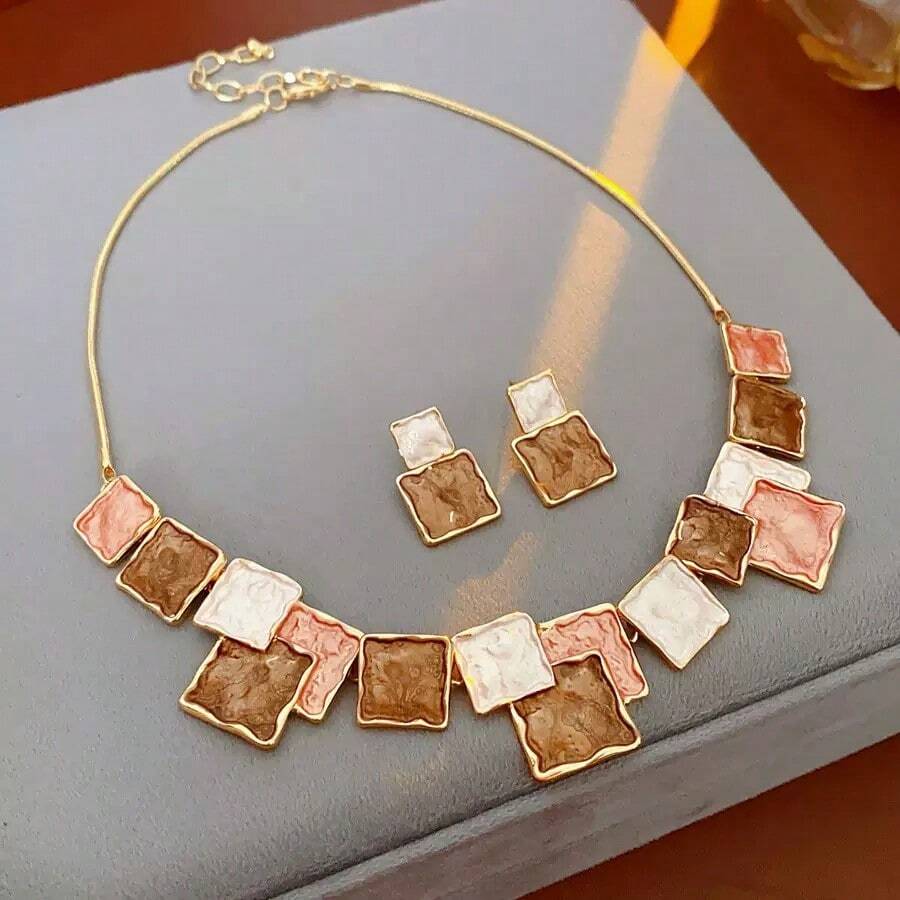 مجموعة من قطعتين من أقراط الأذن والعقد المربعة الهندسية الملونة الجديدة، مجموعة مجوهرات عقد هندسي عصري متعدد الاستخدامات، هدية للنساء