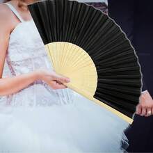 5 Packungen weiße Seidenfächer, "Braut & Brautjungfern" schwarz-weiß bedruckte Fächer, perfekte Accessoires für Junggesellinnenabschiede, Hochzeits-Brautparty-Dekorationen, Bambus-Handventilator für Braut und Brautjungfern, Hochzeitsgeschenke, Brautparty-Requisiten, Geschenke für Brautjungfern, Top-Wahl für Partyveranstaltungen, Weihnachten, Halloween Geschenke.