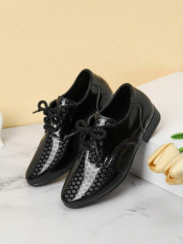 Kinderschuhe im Oxford-Stil, britischer Stil, neue Frühjahr/Herbst Version, koreanische Mode Schüler Jungen Performance schwarze atmungsaktive stilvolle kleine Oxford Schuhe, Rückkehr zur Schule spitze Zehen glänzende Ballerinas