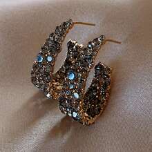 A Pair Of High-End French Retro Earrings With A Niche Fashion Design, Perfect For Daily Wear, Commuting, And Gatherings - An Ideal Gift - 黑色 - 查看 6