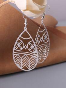 1 Pair Women's Lightweight Hollow Water Drop Earrings
