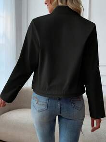 Áo khoác bomber nữ cổ đứng nhẹ - Áo khoác phi công thời trang có khóa kéo với túi trước trang trí và dây rút điều chỉnh ở gấu áo, một lựa chọn lý tưởng cho phong cách đường phố thường ngày vào mùa xuân và mùa thu. Màu đen - màu đen - Xem 3