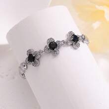 1pc Fashionable Cute Clover Shaped Women Bracelet, Suitable For Daily Wear