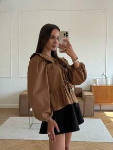 休闲纯色长袖衬衫，彼得潘领和前领带设计，适合女士，非常适合俱乐部和街头服饰美学 - 摩卡棕 - 查看 9