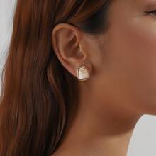 Elegant Earlobe Clip-On Earrings For Women, Minimalist Triangle Design, Lightweight Luxury Non-Pierced Earrings - A - View 2