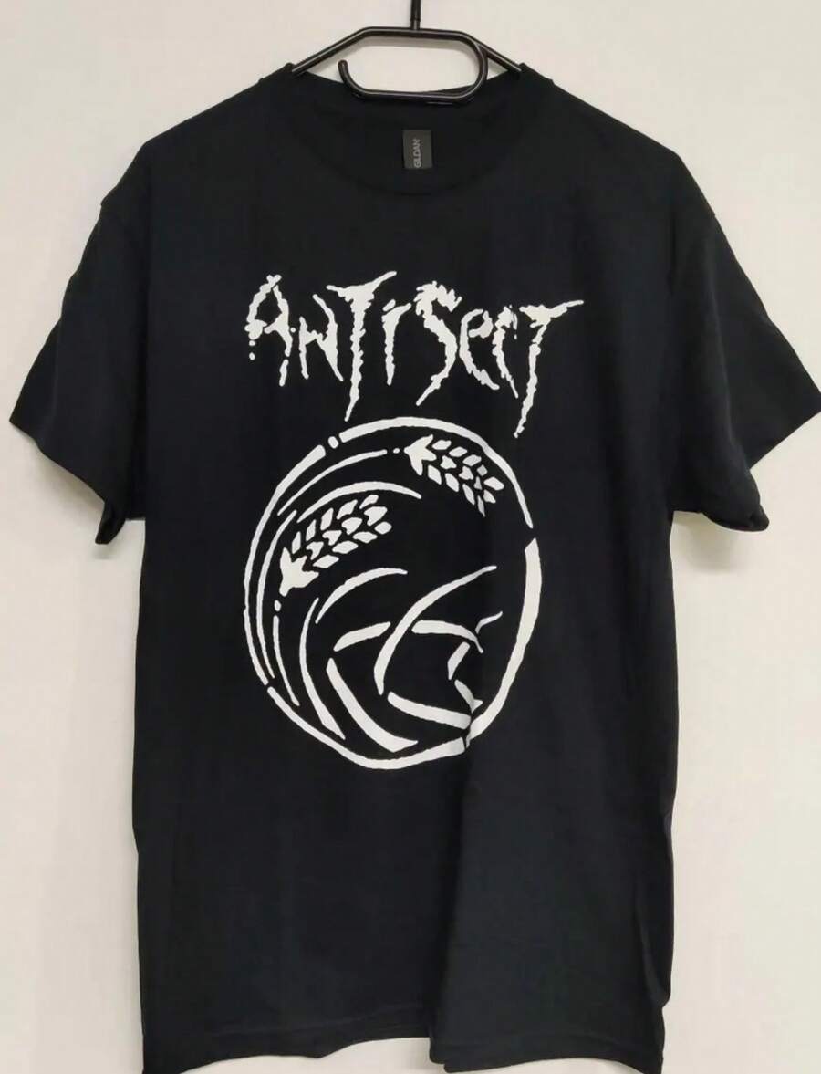 Embrace The Beauty Of Simplicity With A Piece That's Minimal But Never Mundane . It's Affordably Priced Without Compromising On Quality, Making It Easy To Stock Up Or Experiment With Different Styles. Whether You're A Student, Professional, Or Fashion Enthusiast, This Black Short Sleeve Tee Delivers Style, Comfort, And Value In One Essential Piece. Black Long Sleeve With Popular Colors, Animal Patterns, Geometric Patterns, Tie Dye Patterns, Floral Patterns, Millennial Spicy Girl Style, Y2K Style, Basic Patterns, Floral Patterns, Loose,Fall Outfit For Women, Christmas Outfit Women,Tops,Fall Clothes For Women,Vestidos Elegantes De Mujer,Winter Clothes For Women,Niche Vitality, Plus A Comfortable Fit - màu đen - Xem 1