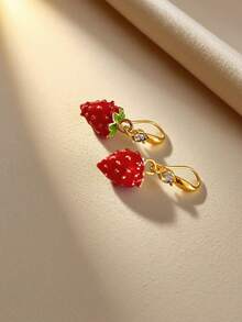 1 Paar Modische elegante niedliche 3D Erdbeere Anhänger Ohrringe für Frauen