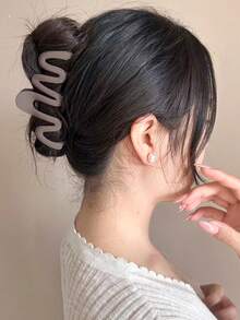 3pcs/1pc Women's Large 4.09in/10.4cm Black, White, Brown Wavy Plastic Hair Clips, Fashionable, Elegant, Simple, Solid Color Ombre, Suitable For Daily, Casual, Party, Commute, Beach, Bun, Ponytail, Washing Face, Makeup, Accessory Fall Winter Claw Clip Hair Accessories For Women For Vacation Outfits Woman Autumn Hair Clutch