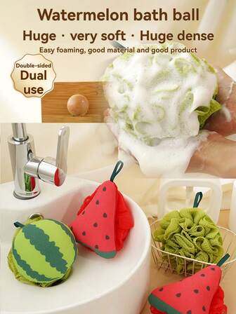 西瓜形双面沐浴海绵 | 超柔软浓密泡沫 + 去角质磨砂层 | 升级双层网状，轻松起泡 | 内置挂绳方便晾干 | 沐浴擦洗二合一，可爱西瓜图案，适合女孩