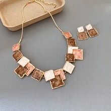 مجموعة من قطعتين من أقراط الأذن والعقد المربعة الهندسية الملونة الجديدة، مجموعة مجوهرات عقد هندسي عصري متعدد الاستخدامات، هدية للنساء