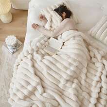 1pc Super Soft Plush Throw Blanket, Suitable As Valentine's Day/Christmas Gift, Bedroom Decor, Cozy Nap Blanket For Office Or Home - White - View 10