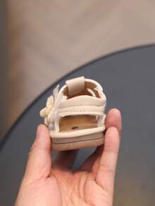 Summer Baby Girls Floral Hollow Out Squeaky Sandals, Cute Soft Bottom Infant Squeaky Shoes That Make Sound, Toddler Walking Shoes For Spring & Autumn