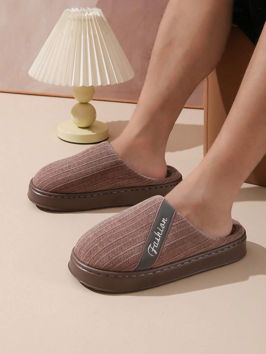 نعال رجالي جديدة مطرزة، مانعة للانزلاق، هادئة، خفيفة الوزن للارتداء في المنزل