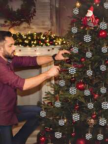 12 piezas Nuevos adornos de árbol de Navidad Miniaturas de regalos para manualidades a cuadros búfalo Caja miniatura Adornos Pequeños regalos envueltos colgantes para decoración de fiesta de Navidad, decoración de habitación