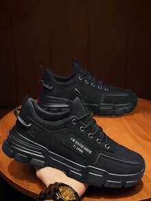 Botas de trabajo transpirables de malla en colores lisos para hombre, zapatos de trabajo resistentes y antideslizantes, botas Chelsea bajas para hombre, zapatillas informales para hombre, zapatos planos y bajos - Negro - Ver 1