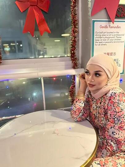 مجموعة قبعة وشال قابلة للتحويل للنساء، قبعة أساس مرنة مع شال شيفون للمناسبات الرسمية والكاجوال، مناسبة للارتداء في الشرق الأوسط وشهر رمضان مع العباءة، قطعتان