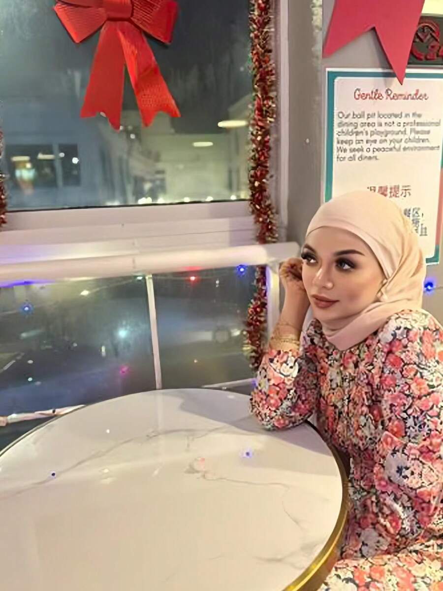 2 件女士围巾带帽子组合百搭基础帽套装头巾中东斋月搭配阿巴亚弹力基础帽雪纺围巾帽子组合休闲套装 - 卡其色 - 查看 1